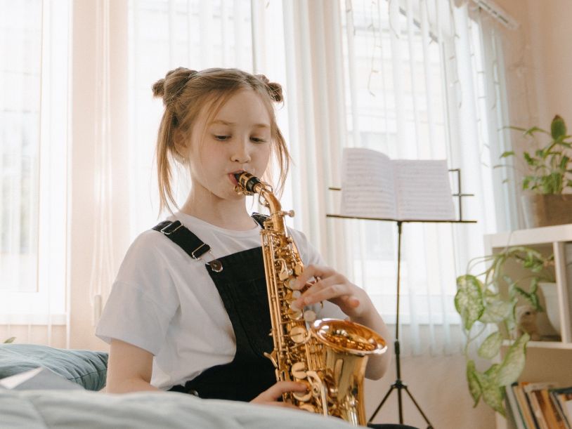 Free lessons promo image - Alto Saxophone For Sale
